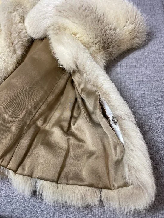 Vinatge NEIMAN MARCUS Fox Fur Coat - Picture 5 of 14